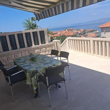 Sea View Постіра